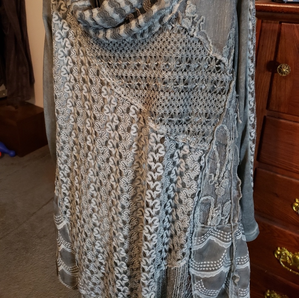 Celery green long tunic